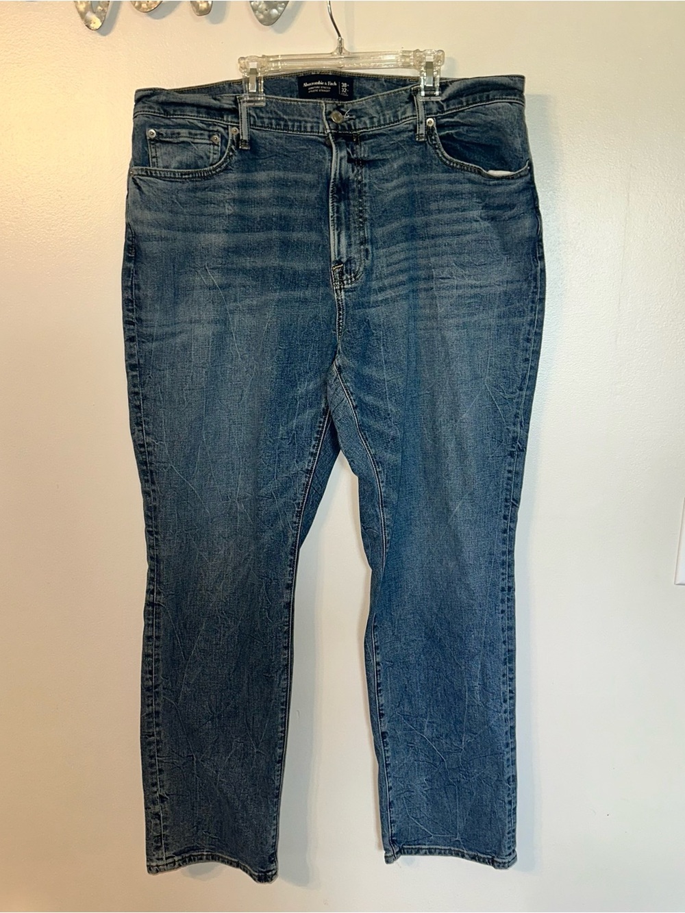 NWOT Abercrombie & Fitch Light Blue Athletic Straight Jeans